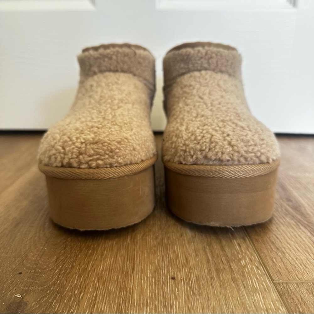 Cozy Tan Platform Slippers Sherpa 6.5 - Picture 4 of 7